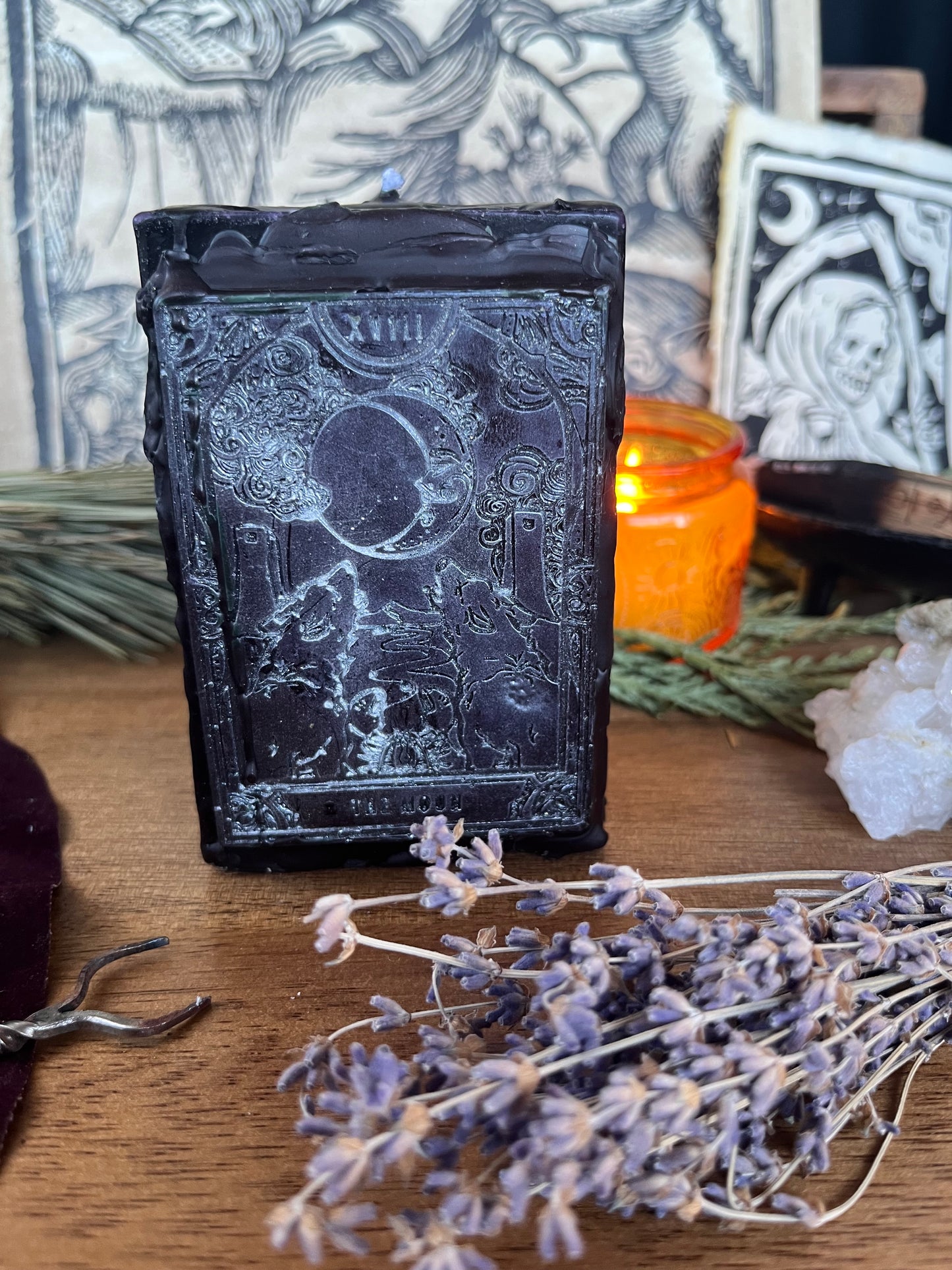 The Moon Candle / to see through deception