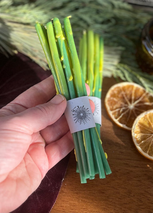 Twigs candles / bundle of 10 / green & gold